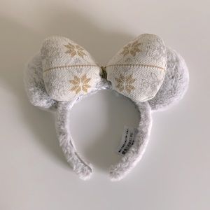 Winter Minnie Mouse Ears